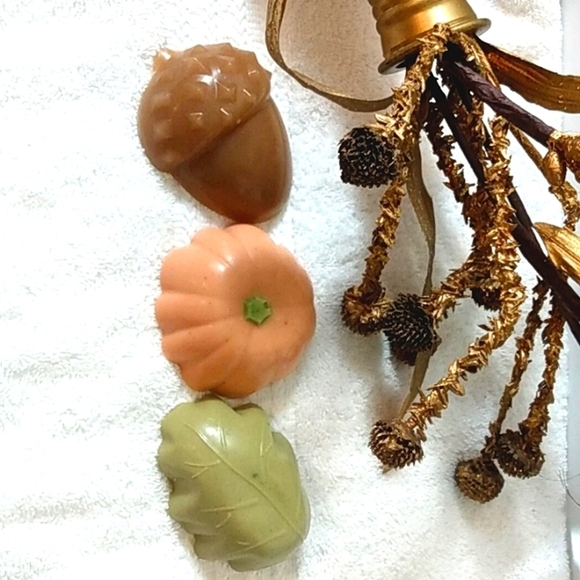 FALL FESTIVAL HANDCRAFTED SOAP TRIO SPICED APPLES PUMPKIN & GINGER 3PC SET NWT - Picture 4 of 4